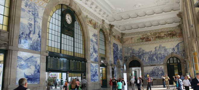 Sao Bento Station
